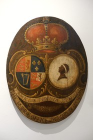 France, Haute-Corse (2B), Bastia, ancien palais des gouverneurs génois qui héberge le Musée d'Histoire de Bastia, armoiries du royaume anglo-corse de 1794 à 1796 avec notamment la tête de Maure