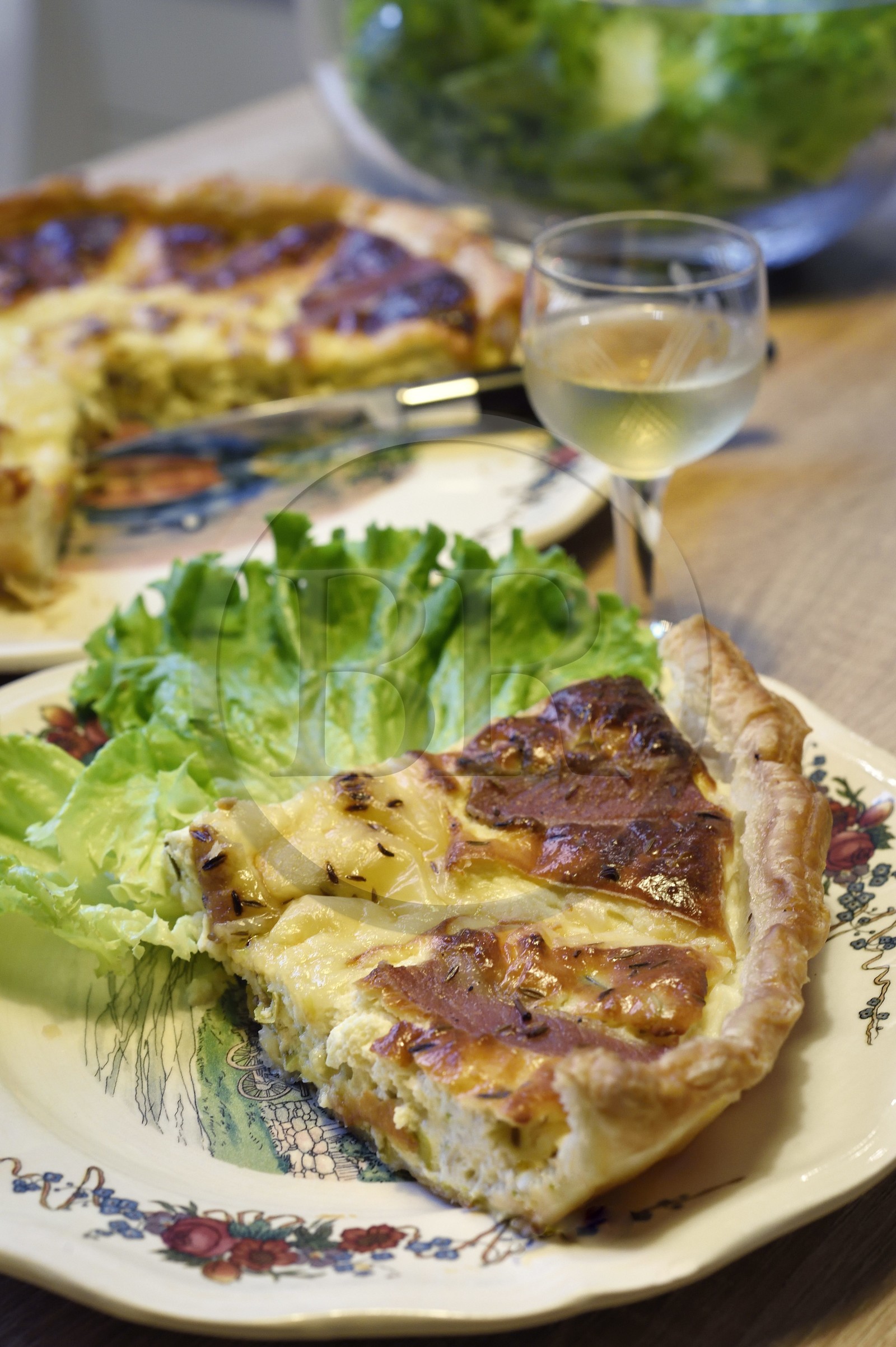 France, Bas-Rhin (67), Strasbourg, quiche au Munster et cumin