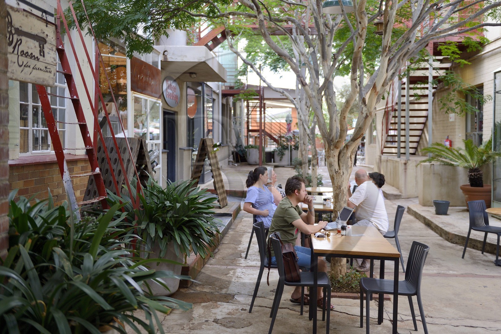 Afrique du Sud, province de Gauteng, Johannesburg, le site 44 Stanley était autrefois un site de bâtiments industriels des années 1930 et a été transformé pour héberger des boutiques spécialisées, restos gourmands et studios de design