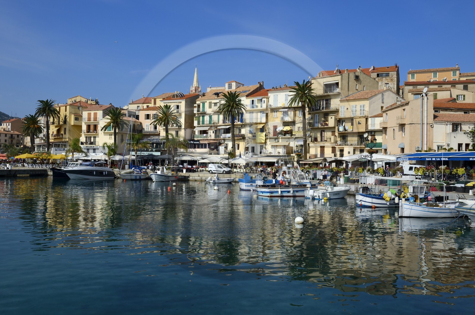 France, Haute-Corse (2B), Calvi, le vieux port et le quai Landry