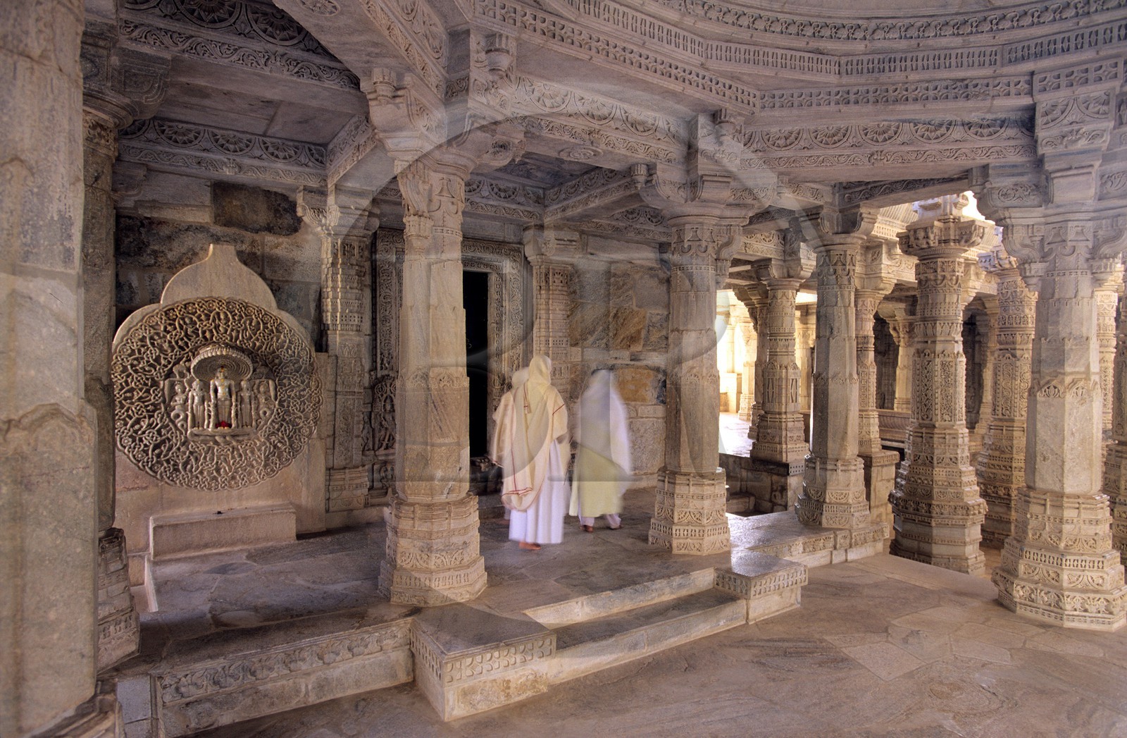 Inde, état du Rajasthan, Ranakpur, temple jaïn d'Adinatha, plaque en haut relief de Parshvanatha