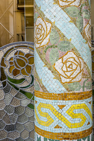 Spain, Catalonia, Barcelona, Palau de la Musica Catalana (Catalan Music Palace), concert hall designed by the architect of Catalan modernism Lluis Domènech i Montaner, a UNESCO World Heritage Site, mosaic columns of the exterior loggia