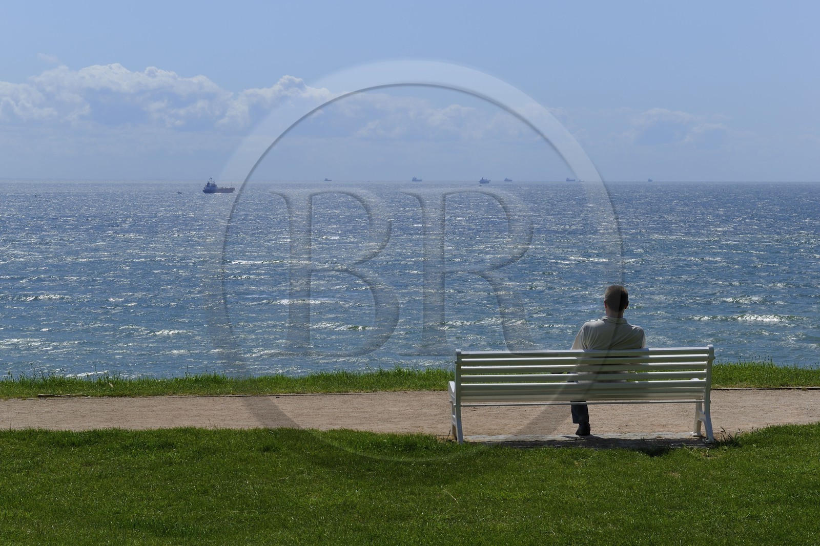 France, Seine-Maritime (76), Le Havre, observation du passage des grands porte-containers depuis les hauteurs de Sainte-Adresse