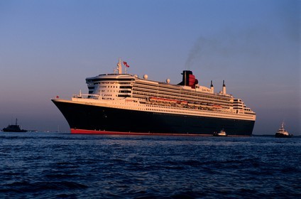 France, Manche, Cotentin, road of Cherbourg, arrival of the Queen Mary II