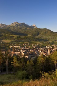 France, Alpes de Haute Provence, Ubaye valley, Barcelonnette dominated by the mountain Chapeau de Gendarme (2682m)