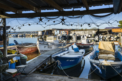 France, Hérault (34), Sète, quartier de la Pointe Courte, le petit port du quartier de pecheurs sur les rives de l'étang de Thau