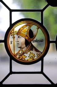 France, Indre-et-Loire (37), Vallée de la Loire classée Patrimoine Mondial de l' UNESCO, château d' Azay-le-Rideau, vitraux du salon de Billancourt