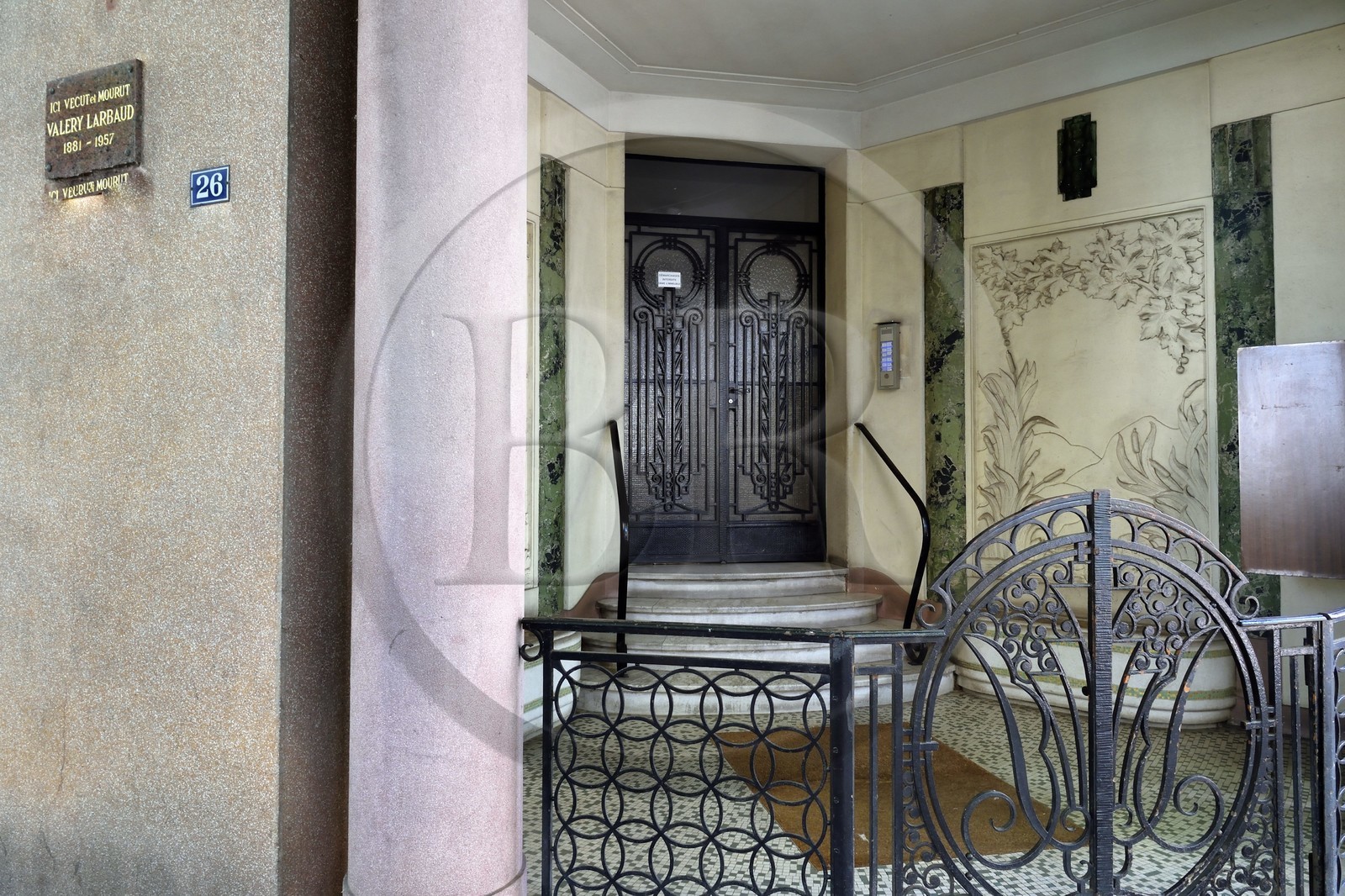 France, Allier (03), Vichy, immeuble de style Art Déco à l'angle de la rue Nicolas Larbaud et de l'avenue Victoria où vécut Valery Larbaud le promoteur du quartier