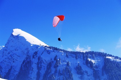 France, Haute Savoie, Les Portes du soleil ski area, paragliding above Morzine
