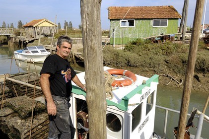 France, Charente-Maritime (17), Ile d'Oléron, le chenal d'Ors, port ostréicole