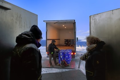 Norvège, Svalbard, Spitzberg, Longyearbyen, la Réserve mondiale de semences du Svalbard (banque de graines du Global Seed Vault) permet une sauvegarde de sécurité pour les collections existantes de banques de gènes, livraison des semences par NordGen