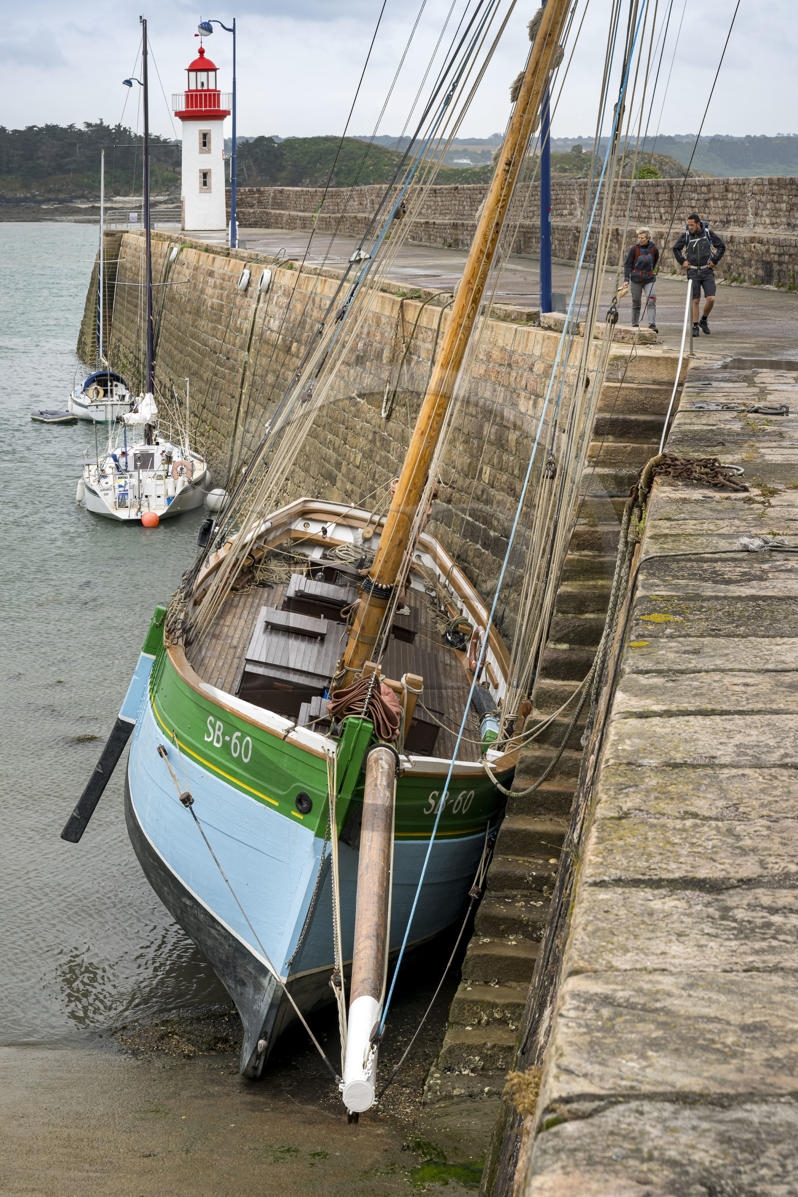 France, Côtes d'Armor (22), Côte de Penthièvre, Erquy, le port