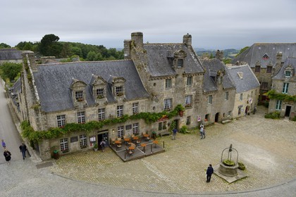 France, Finistere, Locronan, labelled Les plus Beaux Villages de France (The Most Beautiful Villages of France), church Square