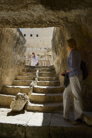 Israel, Jérusalem, ville sainte, vieille-ville classée Patrimoine Mondial de l'UNESCO, Le Mont du Temple au Centre Davidson, escalier du Mikvé (ou mikveh), bain rituel au pied du mur de soutènement ouest de l'esplanade du Temple construite par Hérode Ier le Grand
