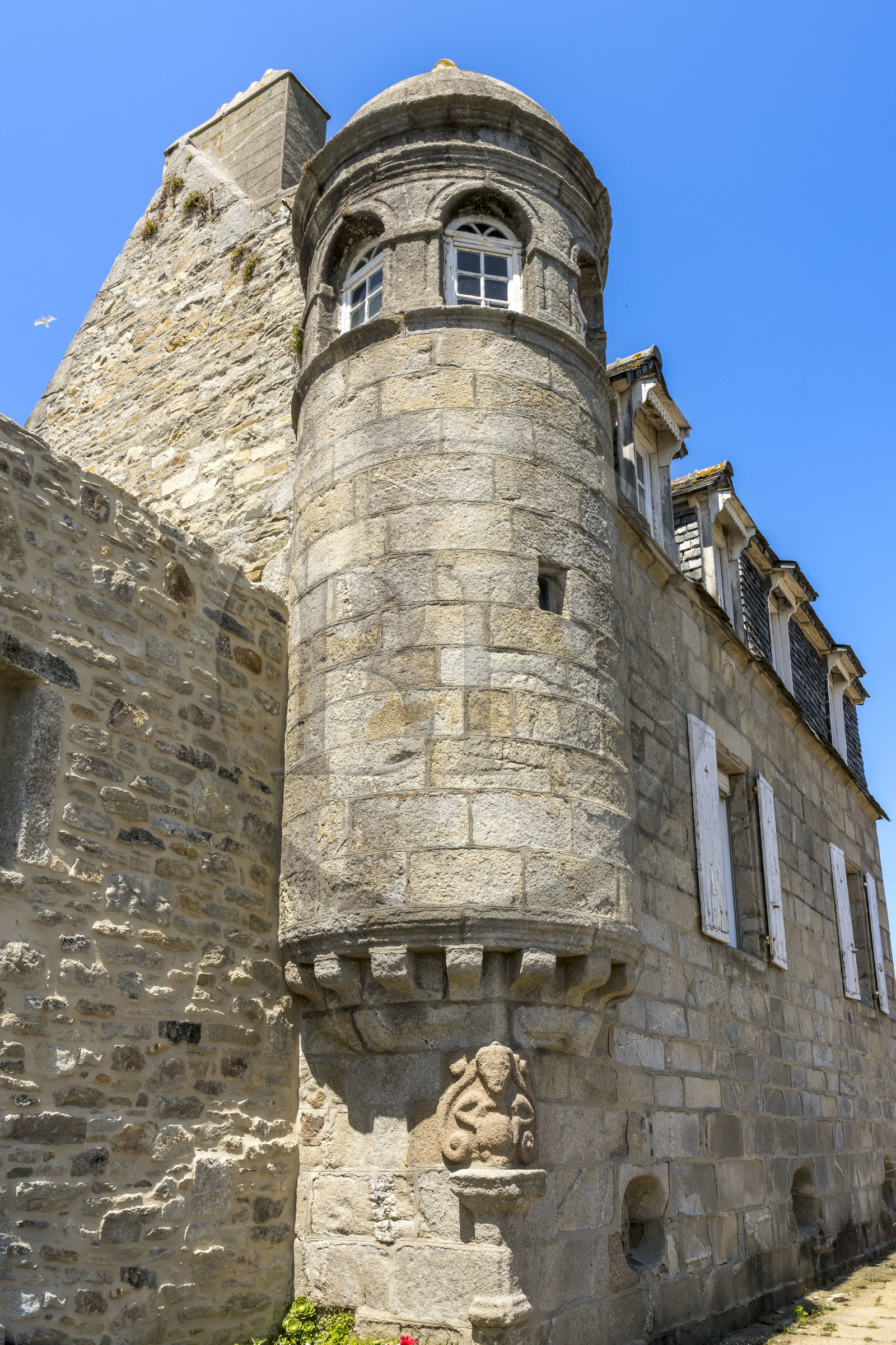 France, Finistère, Roscoff, old shipowner's house on Passage Louis-Noir from the 16th century, fortified and equipped with a watchtower on what was once the shore