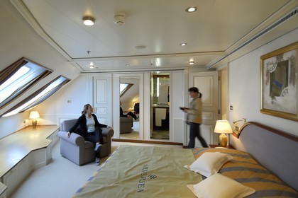 Italy, cruise aboard the Silvershadow ship of the company Silversea, cabin suite