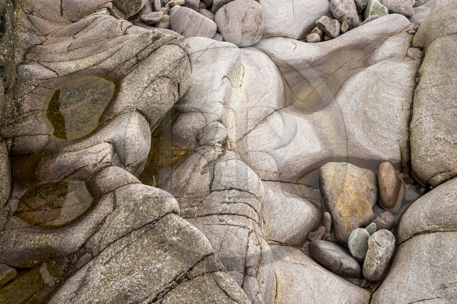France, Côtes d'Armor (22), Grand Site de France Cap d'Erquy – Cap Fréhel, Erquy, l'Ilot Saint-Michel, rochers de grès rose