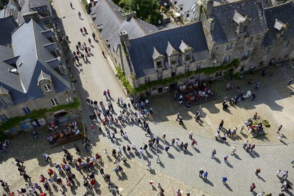 France, Finistere, Locronan, labelled Les plus Beaux Villages de France (The Most Beautiful Villages of France), return of the procession of the small Troménie at Saint Ronan church by Rue Saint Maurice
