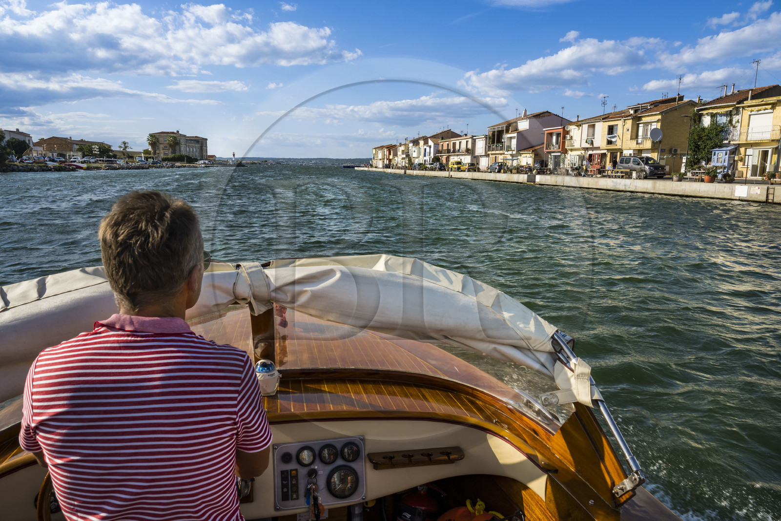 France, Hérault (34), Sète, quartier de la Pointe Courte sur les rives de l'étang de Thau, Jean Christophe Lucien Gay, capitaine du bateau Sant'Helena propose une découverte de la ville par ses canaux
