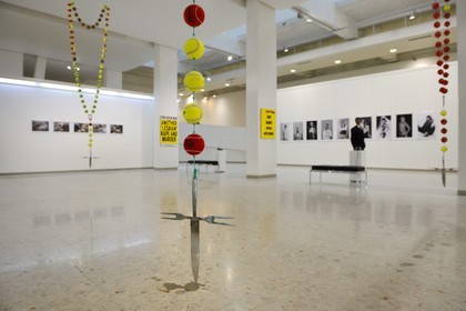 Afrique du Sud, province de Gauteng, Johannesburg, quartier de Braamfontein, Wits Art Museum, exhibition of the work of art-activists Zanele Muholi