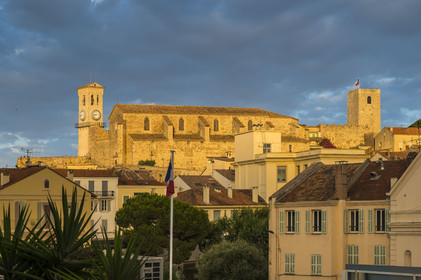 France, Alpes-Maritimes, Cannes, the old town in the Le Suquet district, at its summit the Suquet Tower and the bell tower of the Notre-Dame-de-l'Espérance church
