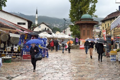Bosnie-Herzégovine, Sarajevo, quartier de Bascarsija dans la vieille ville, place de Sebilj ou place de la fontaine