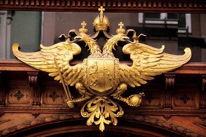 Autriche, Styrie, Graz, centre historique classé Patrimoine Mondial de l'UNESCO, rue Hofgasse, enseigne sur l'ancienne boulangerie de la cour impériale de la famille Edegger-Tax