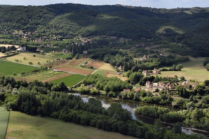 France, Dordogne (24), Périgord Noir, vallée de la Dordogne vers Le Pech (vue aérienne)