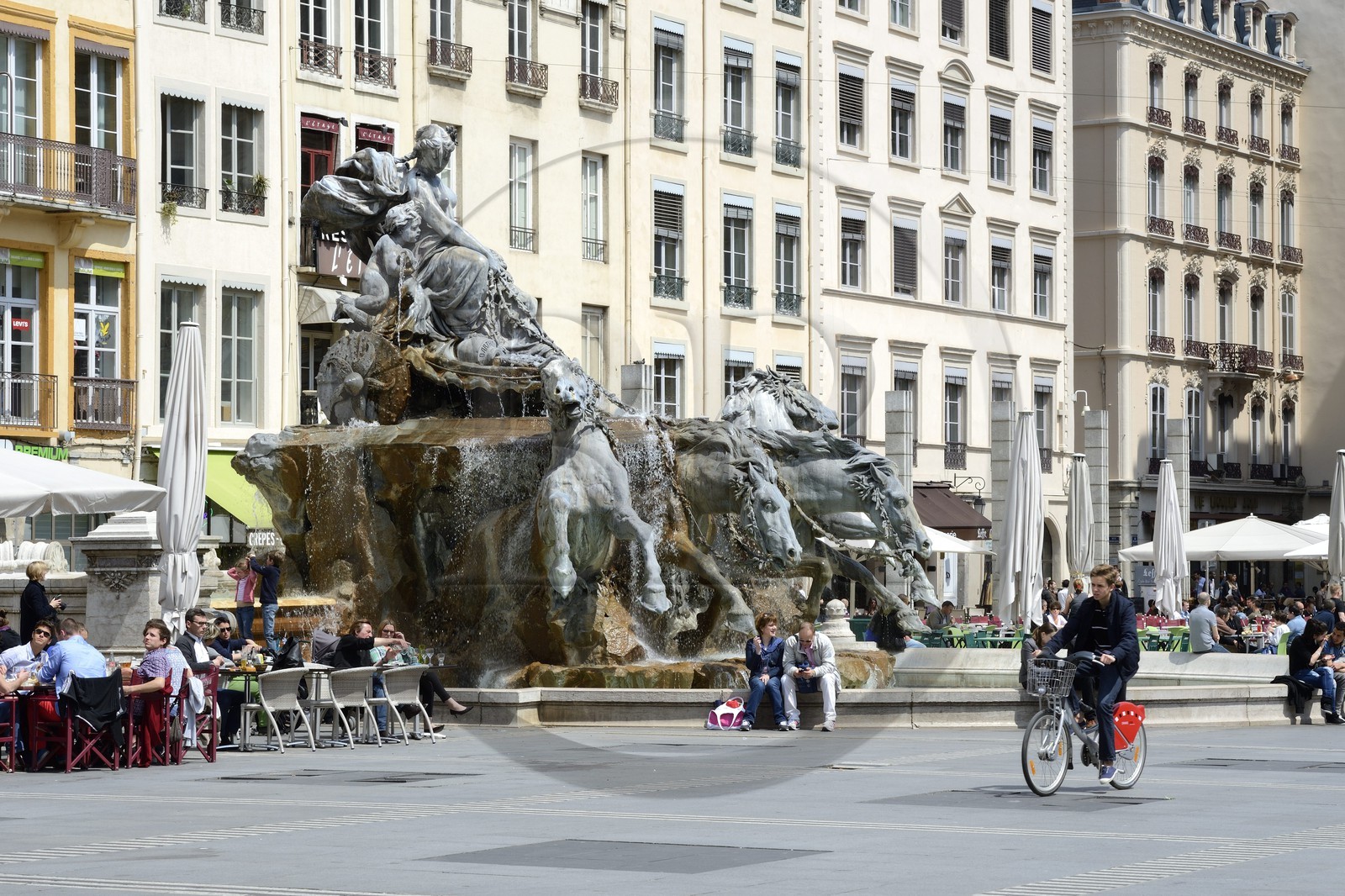 France, Rhône (69), Lyon, site historique classé Patrimoine Mondial de l'UNESCO, Place des Terreaux, la Fontaine de Bartholdi