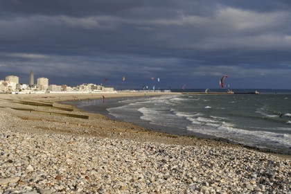 France, Seine Maritime, Le Havre, kitesurfing on the main beach