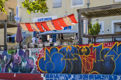 France, Hérault (34), Sète, le Quartier Haut, rue Villaret Joyeuse, café Le Social siège du club de la Jeune lance Sétoise