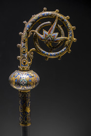 France, Paris, Musée de Cluny - Musée national du Moyen-Age (Middle Ages Museum in the former Hotel de Cluny), Crosier head with a palmette-flower, Limoges 13th century