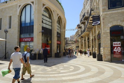 Israel, Jerusalem, Mamilla mall and luxury pedestrian shopping street in the modern city, designed by the  Israeli architect Moshe Safdie