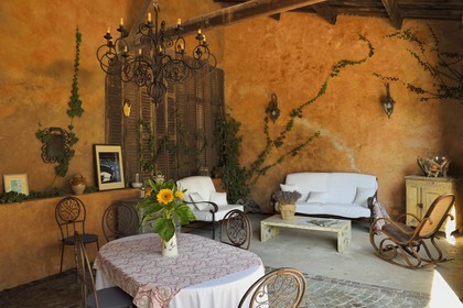 France, Var (83), Hyères, maison d'Hôtes La Bastide du Plantier, salon exterieur