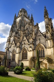 France, Charente-Maritime, Saintonge, Saintes, Saint-Pierre cathedral in the old town
