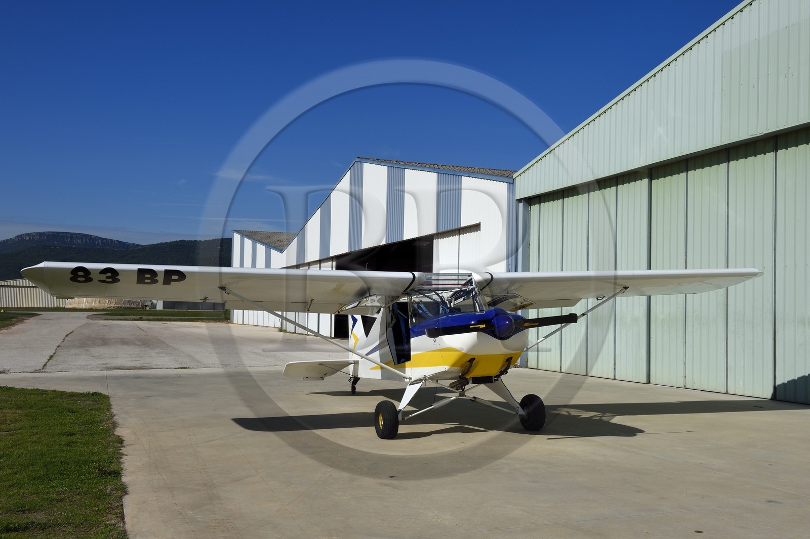 France, Var (83), Bras, ULM de Pierre Becker (vue aérienne)