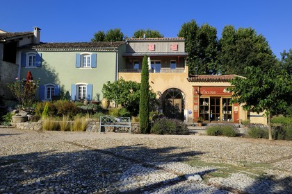 France, Var, Provence Verte (Green Provence), Bras village next to Saint Maximin, Le Peyrourier Bed & Breakfast, une campagne en Provence