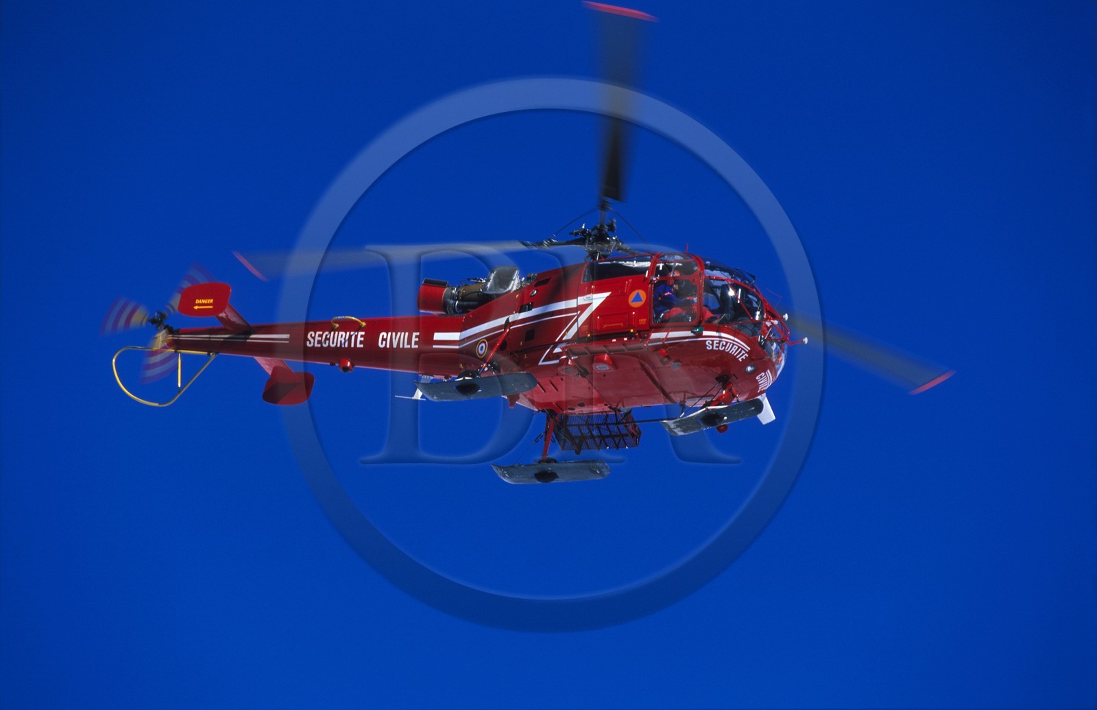 France, Haute-Savoie (74), vallée de Chamonix, hélicoptère de la sécurité civile