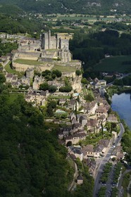 France, Dordogne, Perigord Noir, Dordogne Valley, Beynac et Cazenac, labelled Les Plus Beaux Villages de France (The Most Beautiful villages of France), medieval castle on a cliff above the Dordogne valley (aerial view)