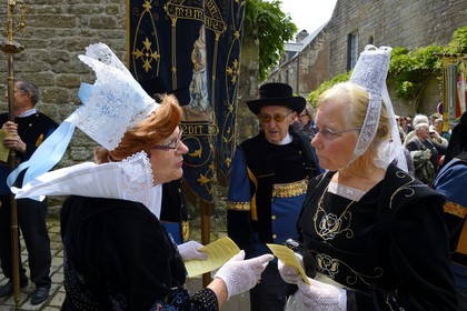 France, Finistere, Locronan, procession of the small Tromenie