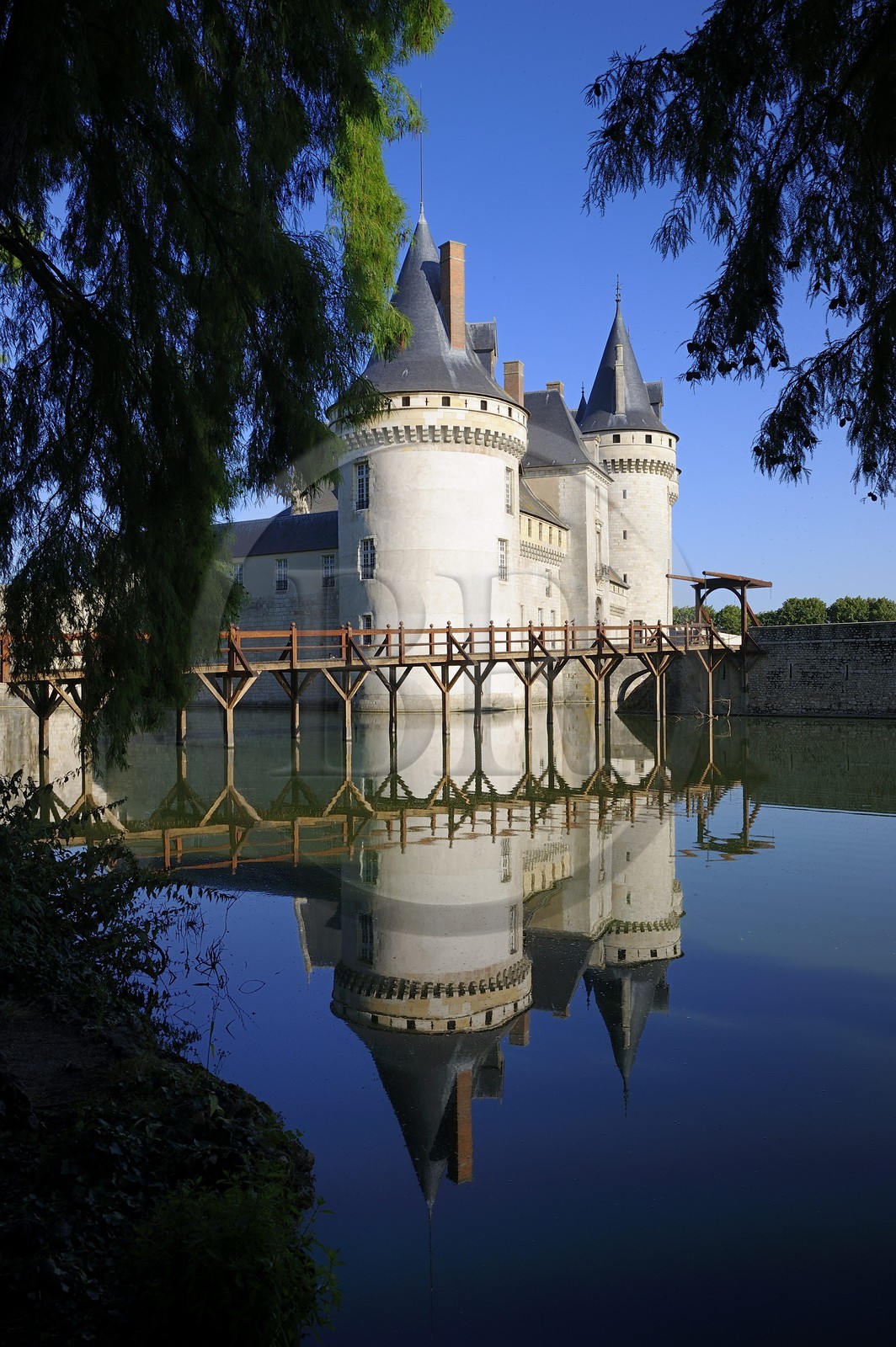 France, Loiret (45), Vallée de la Loire classée Patrimoine Mondial de l' UNESCO, Sully-sur-Loire, château du XIVe XVIIe siècles, mention obligatoire : Châteaux de Sully-sur-Loire, propriété du département du Loiret