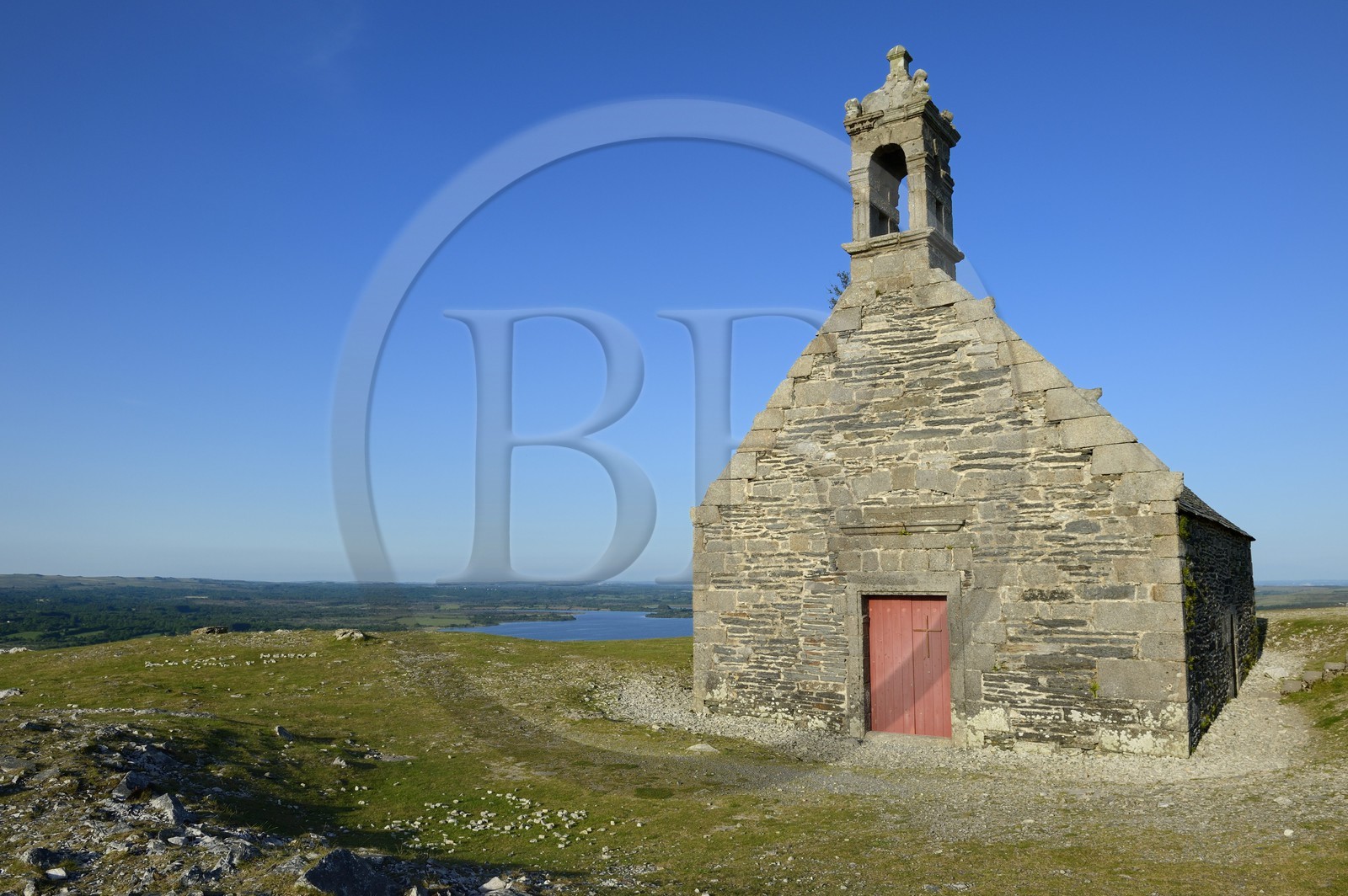 France, Finistère (29), parc naturel régional d'Armorique, Monts d'Arrée, Brasparts, la chapelle Saint Michel au sommet du Menez Mikaël