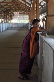 Sri Lanka, Colombo, Colombo Fort train station, young Buddhist monk
