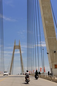 Vietnam, Haiphong, the new bridge at the entrance of the city