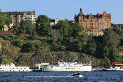 Suède, Stockholm, hotel bateau sur les quais en centre ville