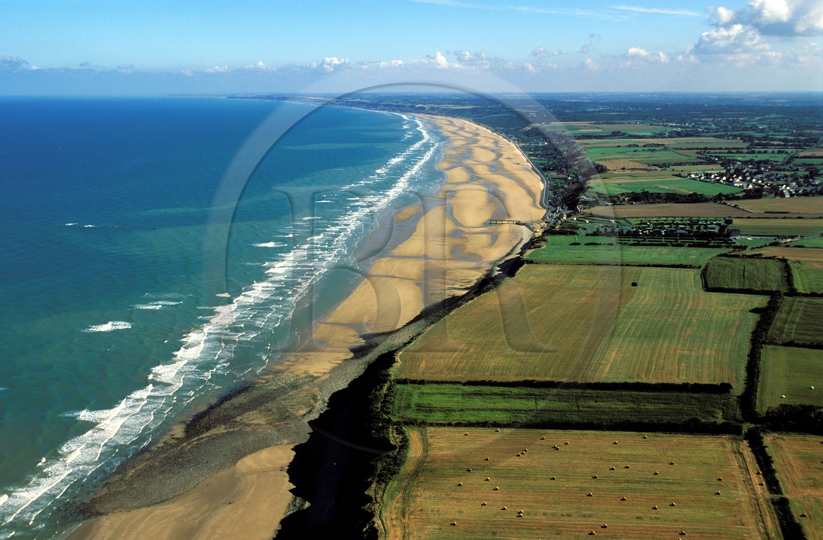 France, Calvados (14), Omaha Beach, une des plages du débarquement de la Seconde Guerre Mondiale, (vue aérienne)