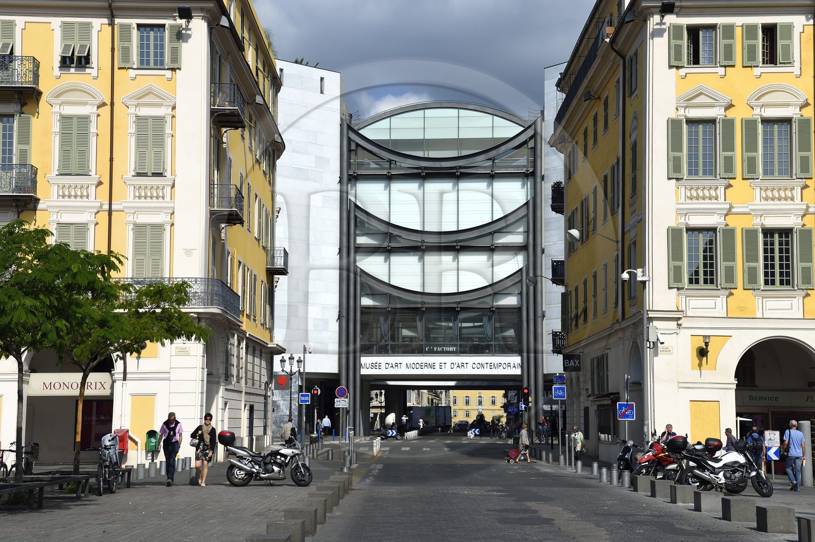 France, Alpes-Maritimes (06), Nice, place Garibaldi et le musée d'Art Moderne er Contemporain