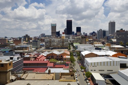 Afrique du Sud, province de Gauteng, Johannesburg, CBD (Central Business District), quartier de Maboneng, au centre Arts on Main, lieu culturel dans un ancien entrepôt rénové qui a été construit à l'origine en 1911, mélangeant galeries d'art, librairies, restaurants et boutiques à la mode