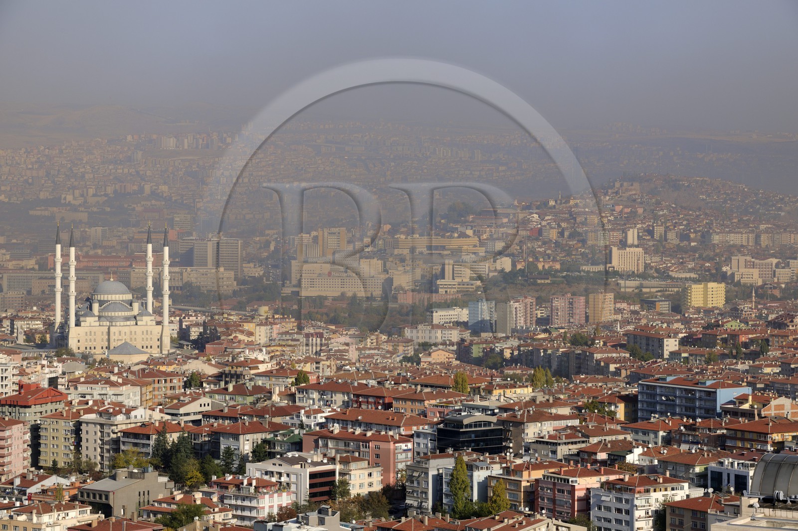 Turquie, Anatolie centrale, Ankara, la mosquée kocatepe camii point de mire du centre-ville moderne