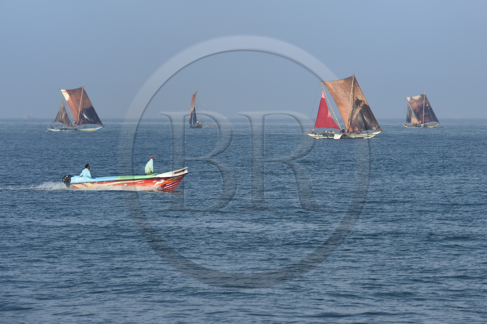 Sri Lanka, Province de l'Ouest, Negombo, peche traditionnelle sur des catamarans